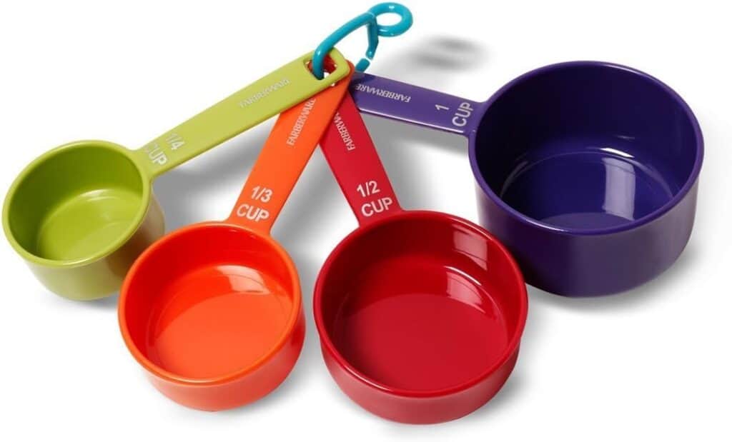 a group of measuring cups